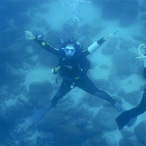 Angela Roman scuba diving