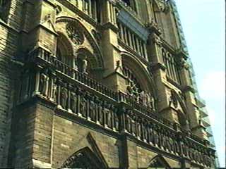 Notre Dame de Paris facade au sol