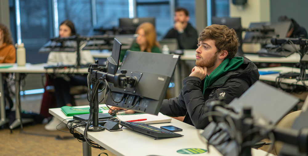 Student paying attention to a lecture in the Bloomberg Lab