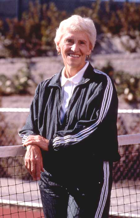 Barb Cothren served as an Illinois Wesleyan women’s athletics coach and administrator from 1979-2001.