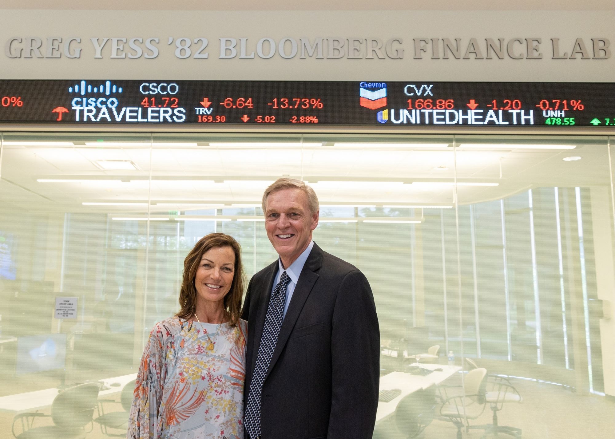 Greg and Kari Yess outside Bloomberg Finance Lab