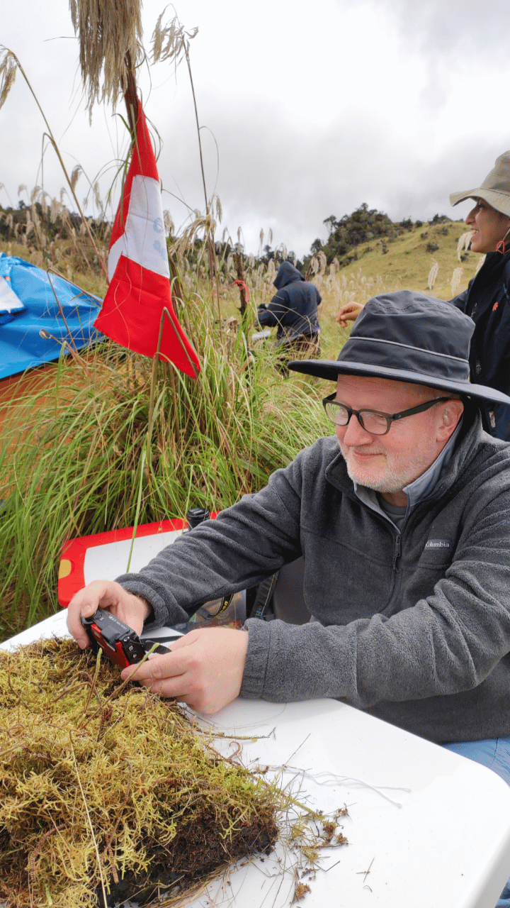 IWU Biology Professor Edgar Lehr photographs a newly discovered lizard species in Peru