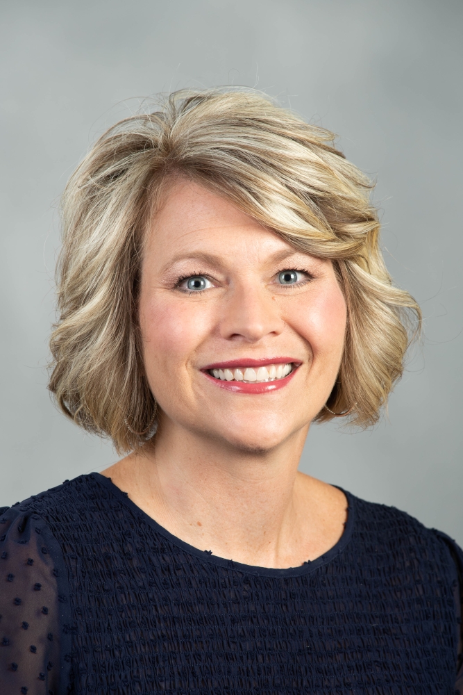 Stephanie Moore headshot